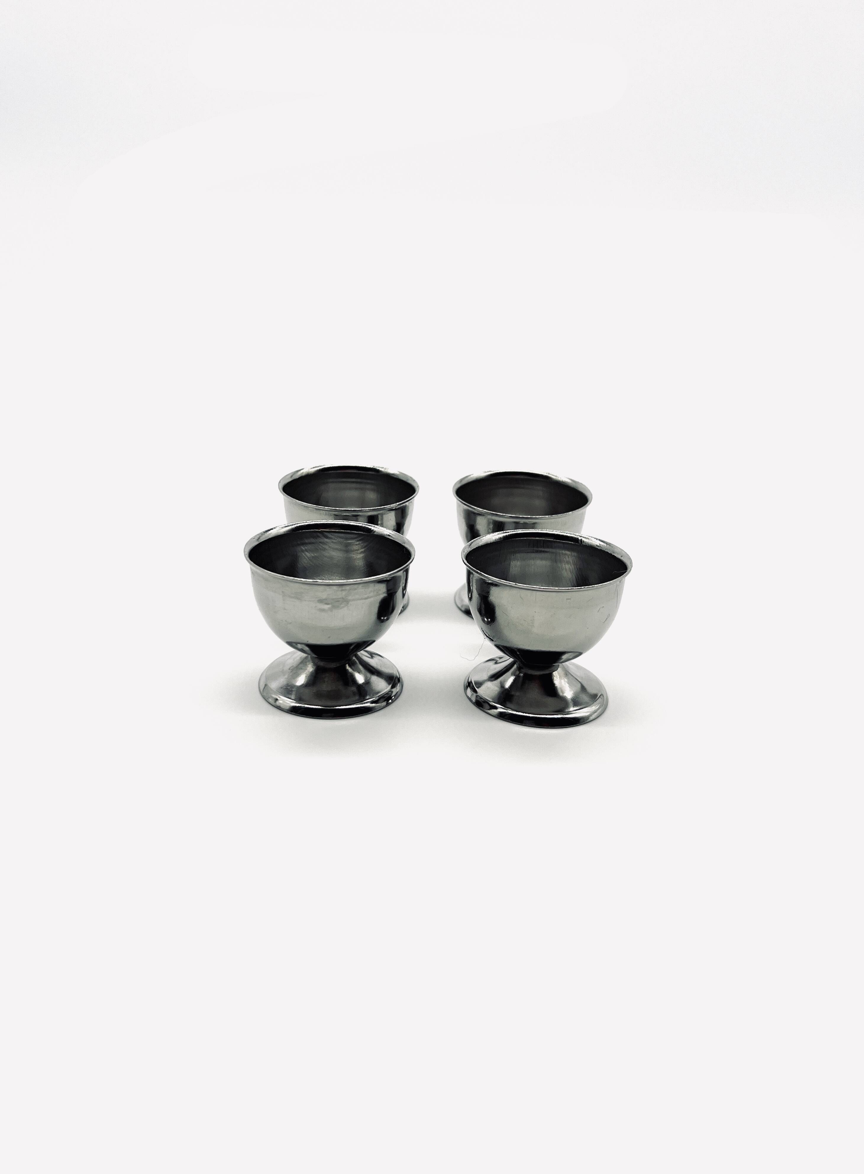 Quatre coquetiers en inox