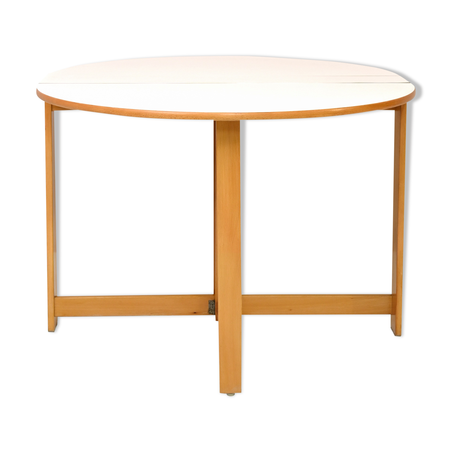 White round table with wings