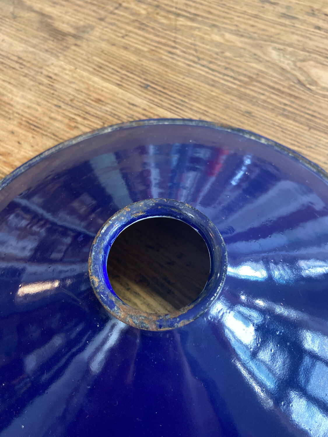 Suspension in dark blue enamelled sheet 30 cm