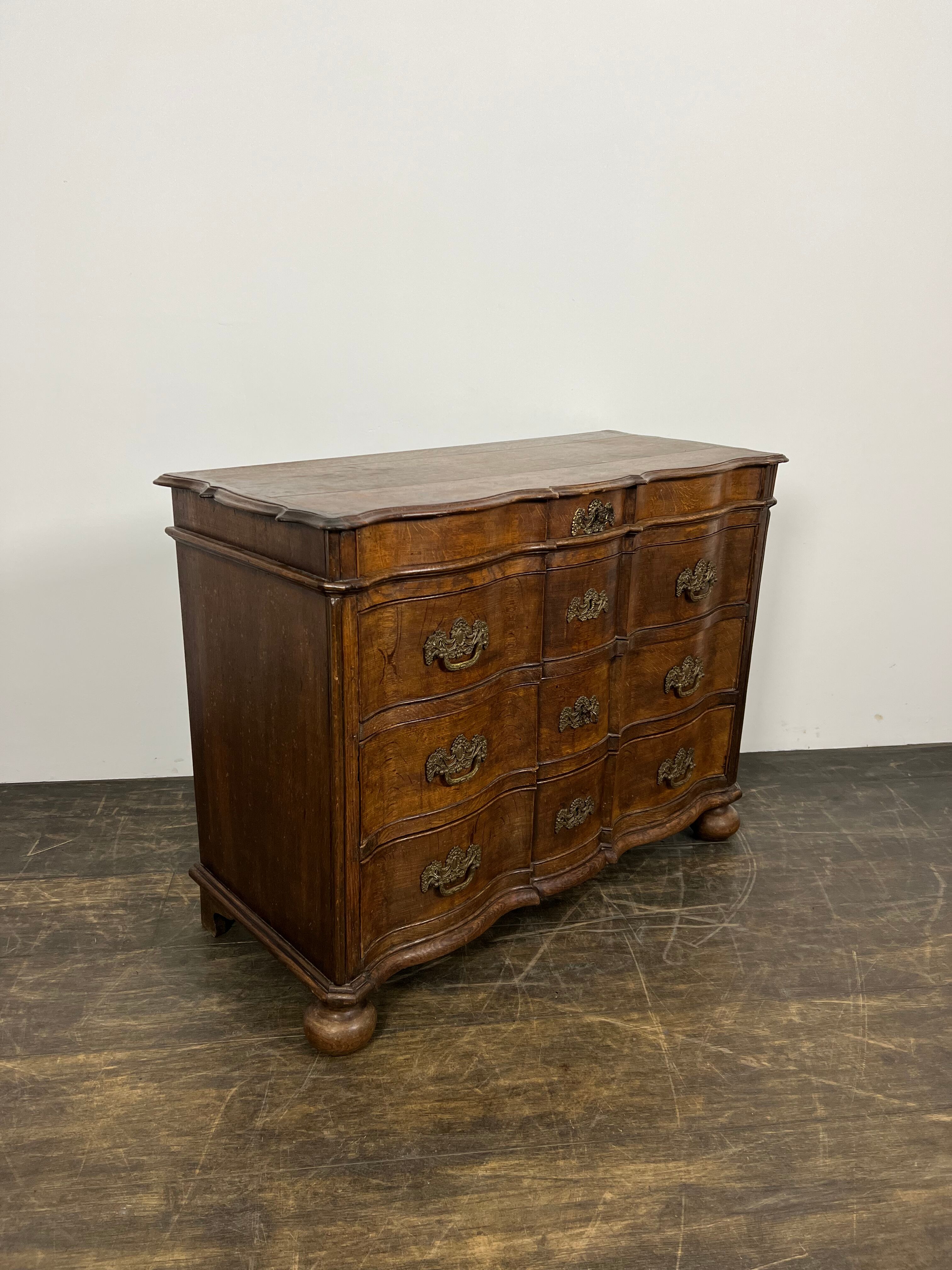 Commode en chêne hollandais 18c