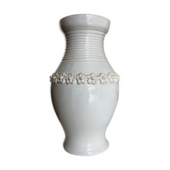 Vase en terre blanche vernissée 1960