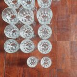 18 stemmed glasses