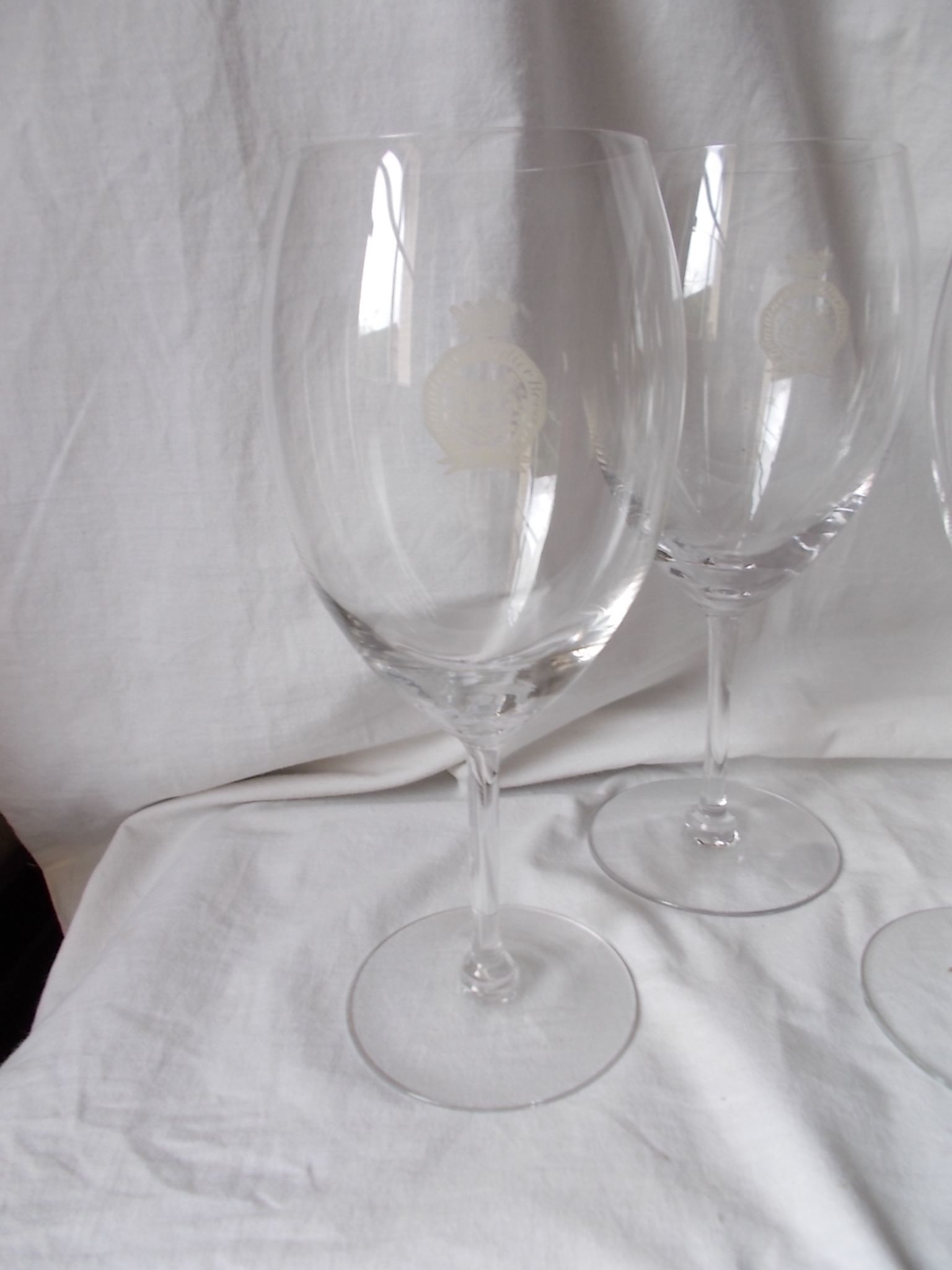 Set of 6 large Bordeaux wine glasses in crystal.