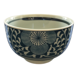 Chinese bowl blue floral decoration