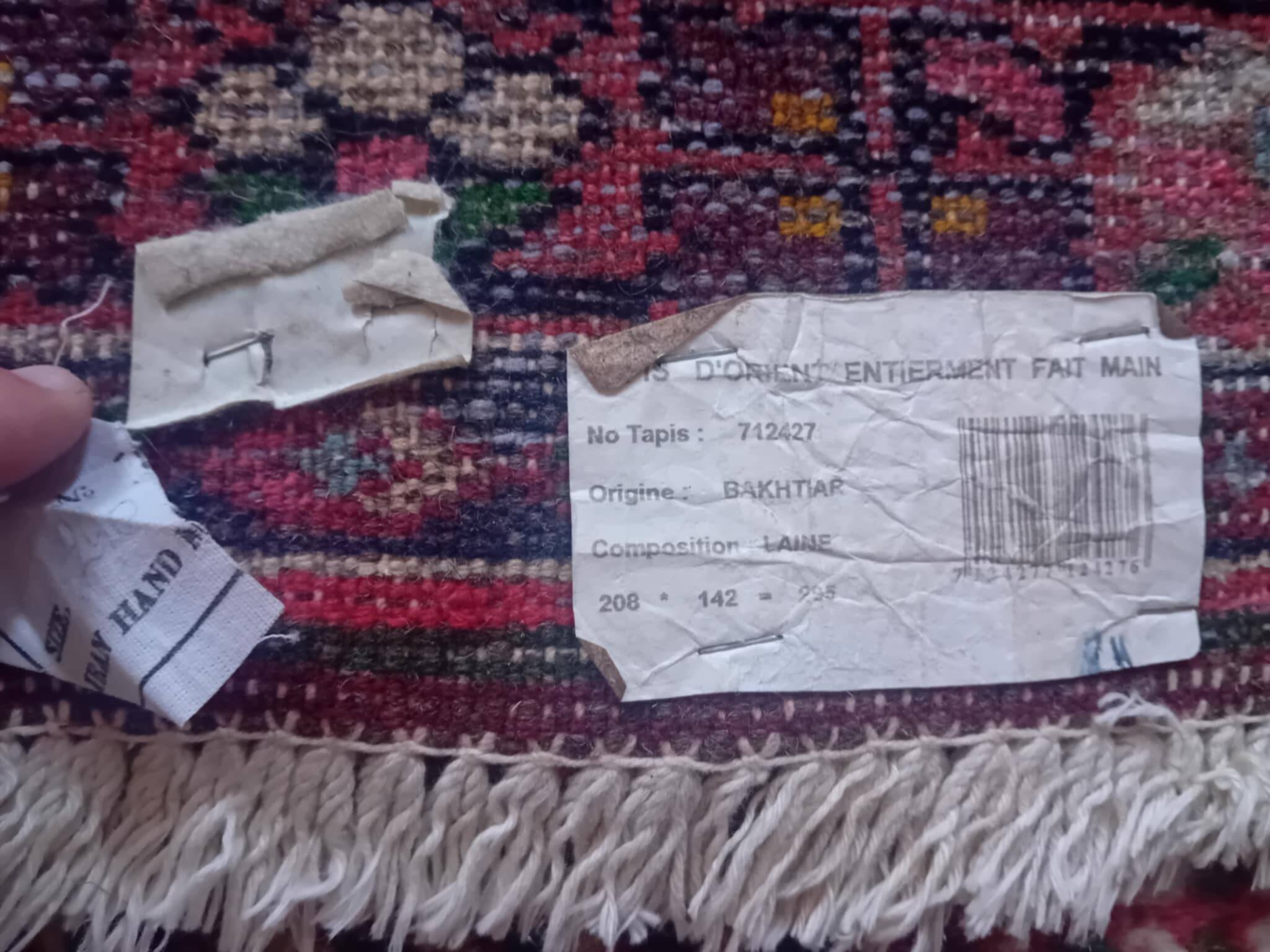 Handmade Persian Bachtiar Rug 208x142cm