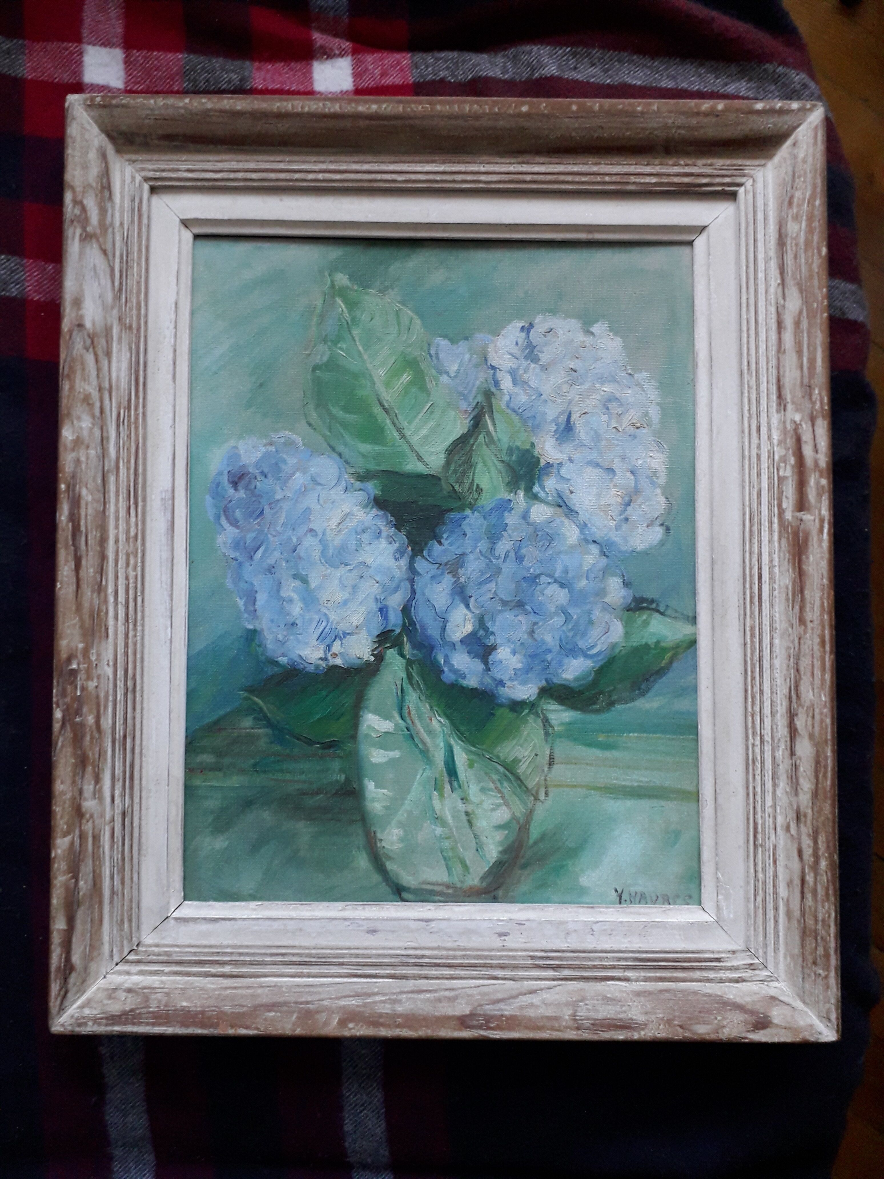 Old oil painting depicting a bouquet of flowers