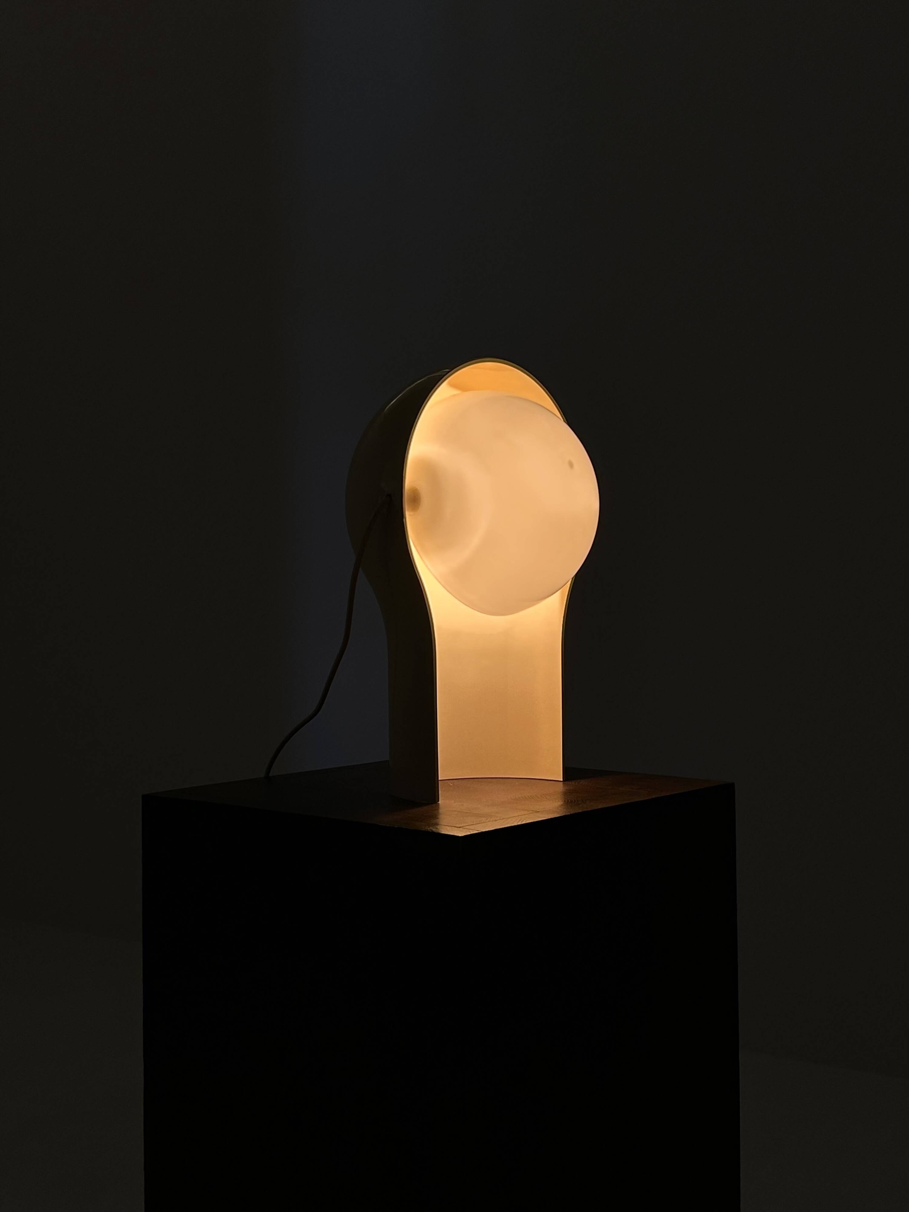 Table lamp Telegono by Vico Magistretti for Artemide