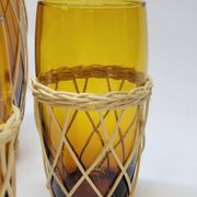 Service à orangeade vintage en verre soufflé ambré et osier