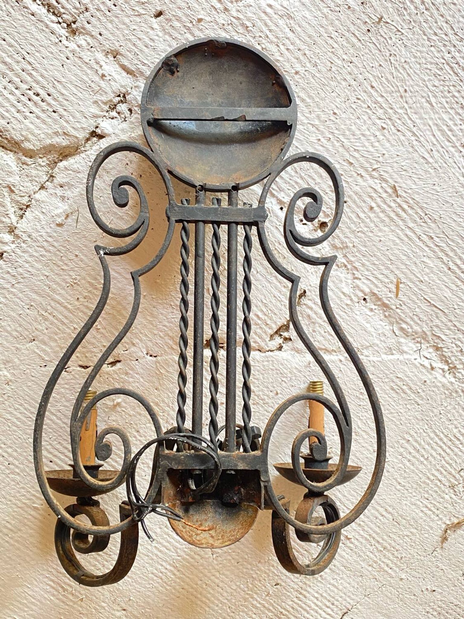 Paire d appliques néoclassique en fer forgé