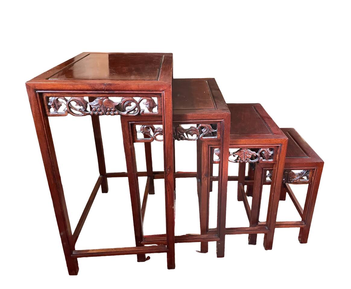 Nesting table Red wood