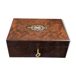 Ancien coffret /décor marqueterie