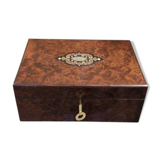 Ancien coffret /décor marqueterie