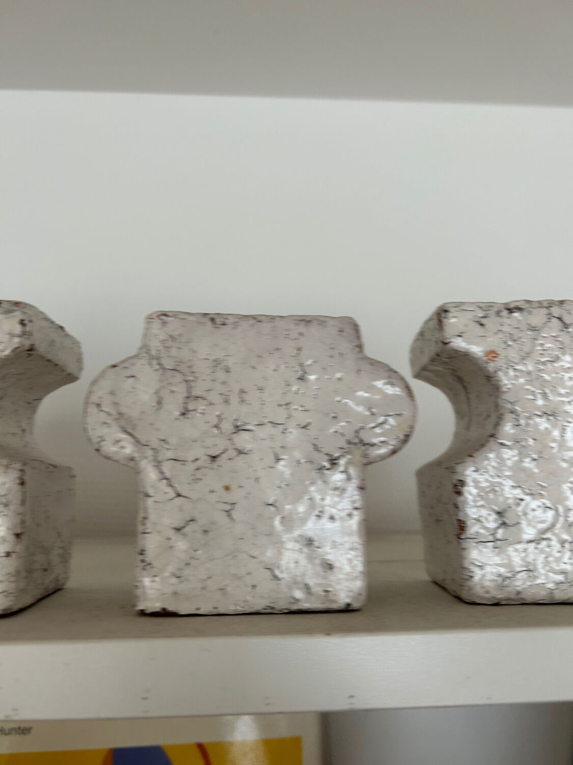 Set of cracked mini-vases