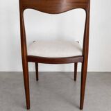 Set of 4 Scandinavian chairs in teak and fabric.