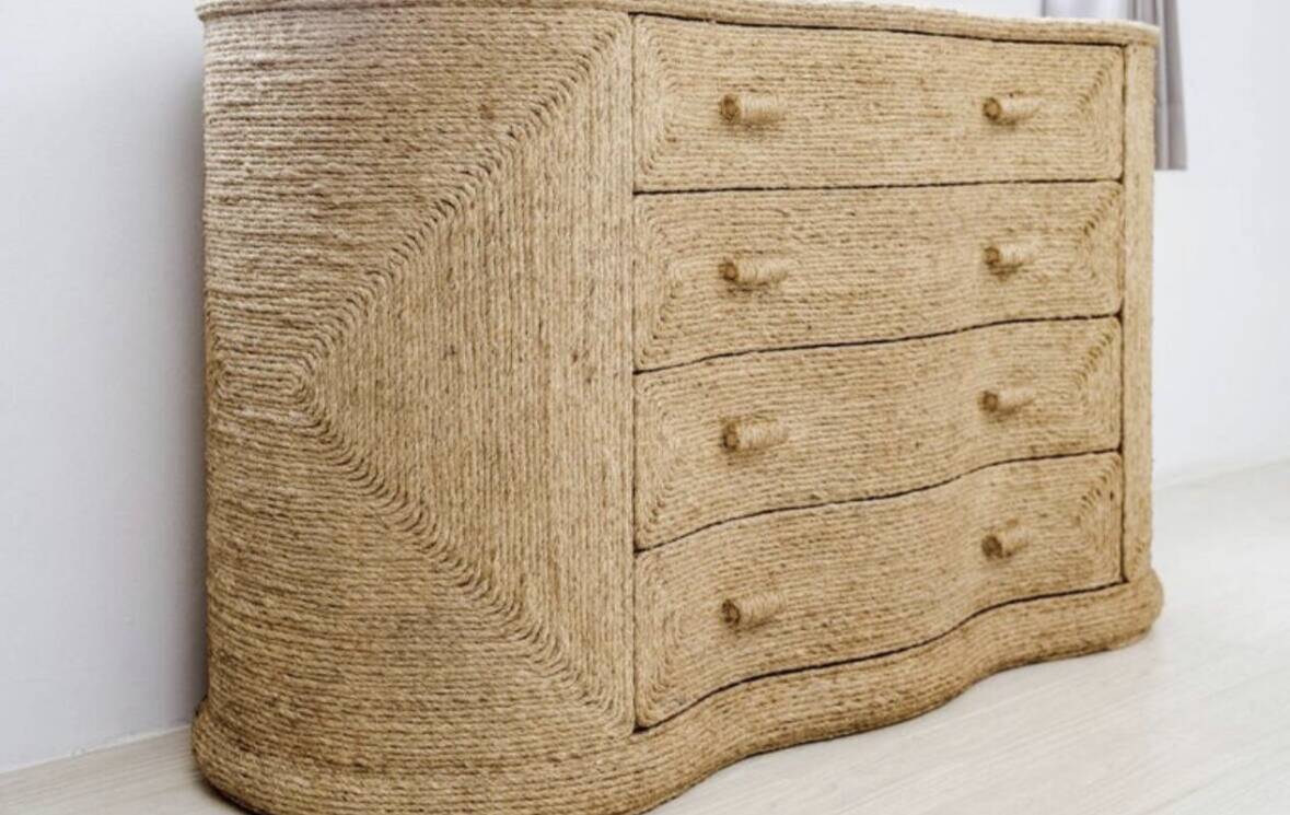 Rope chest of drawers