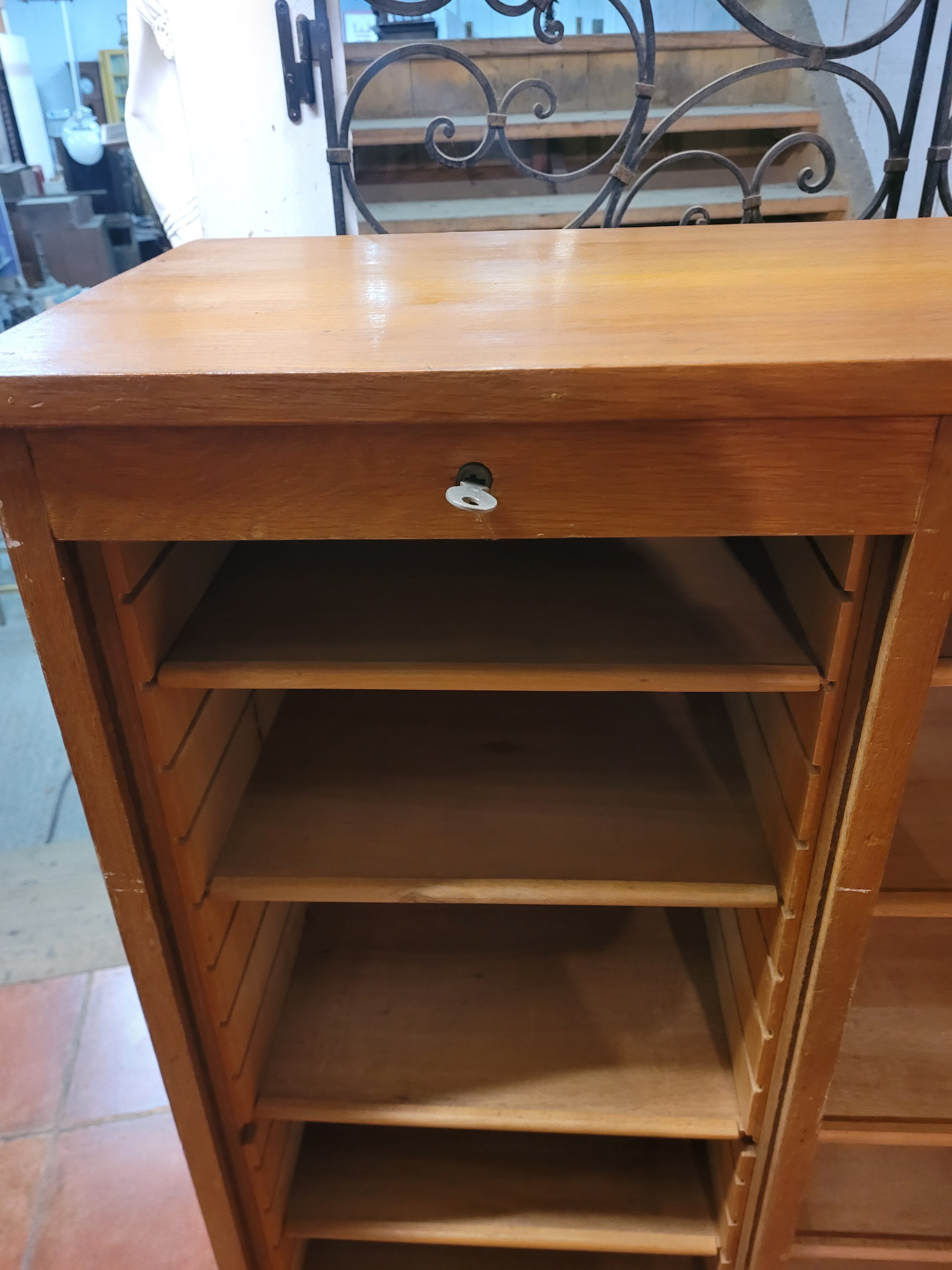 Double binder with curtains