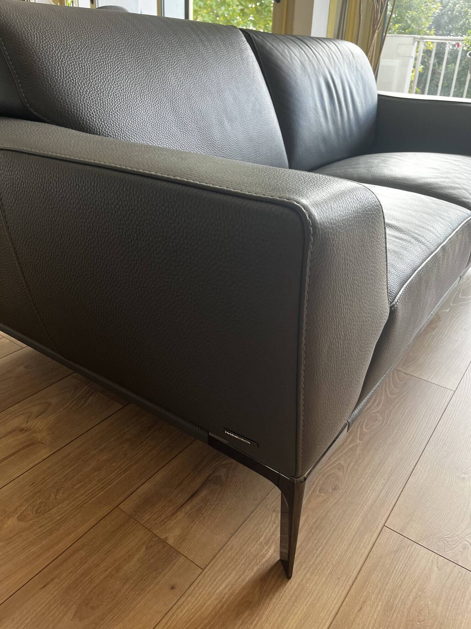 Roche Bobois Réflexion model sofa in taupe leather, 2.5 seats.
