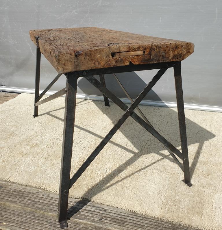 Eiffel metal base workshop with rivets