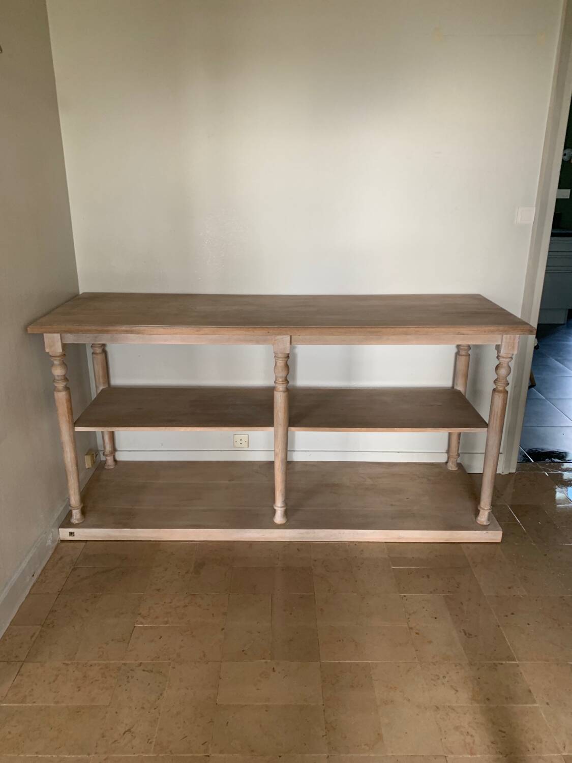 Interiors draper table