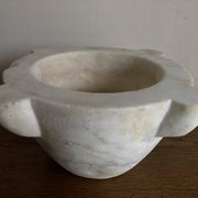 19th-century neo-classical mortar in XXL white marble