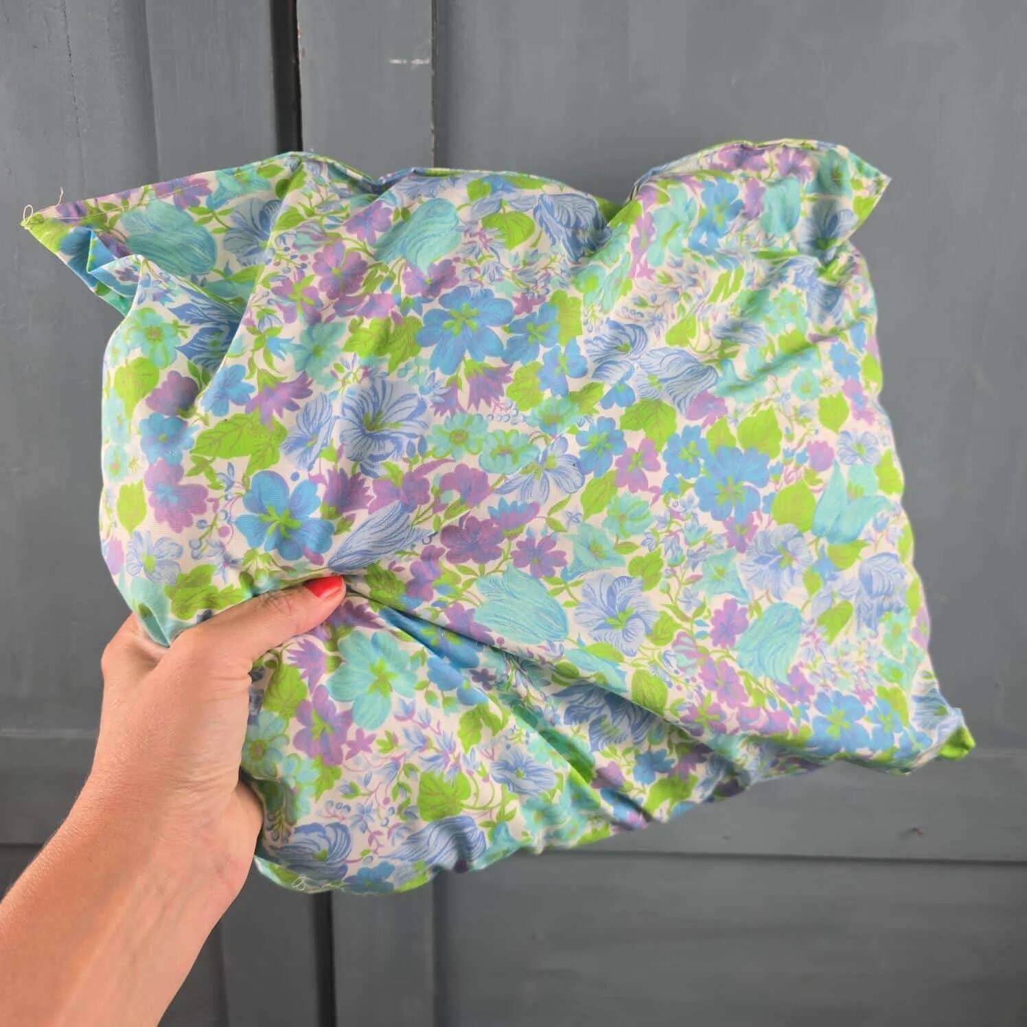 Vintage wicker basket – Blue floral fabric & matching cushion