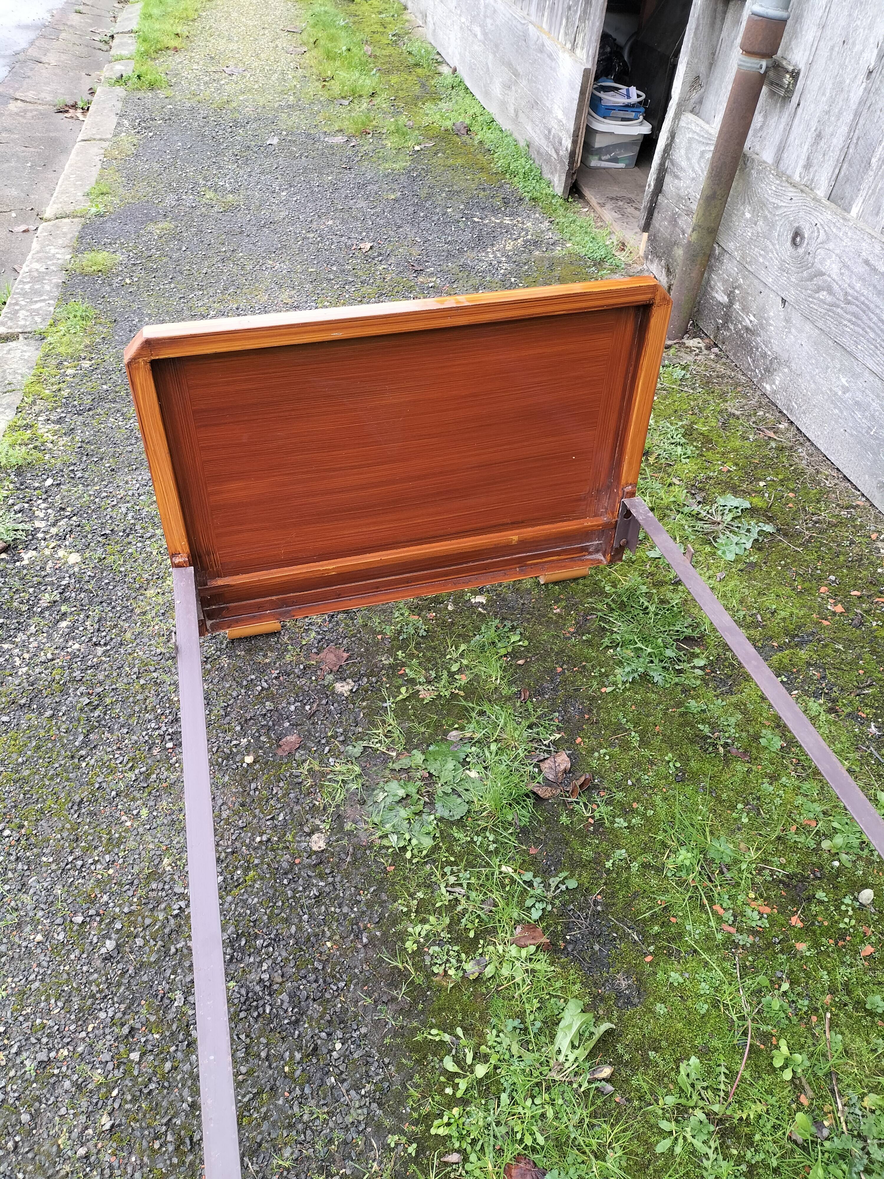 1 place art deco metal bed