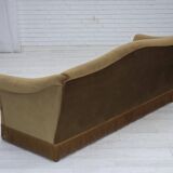 Canapé 3 places danois des années 1960, revêtement en velours vert olive, bois de hêtre.