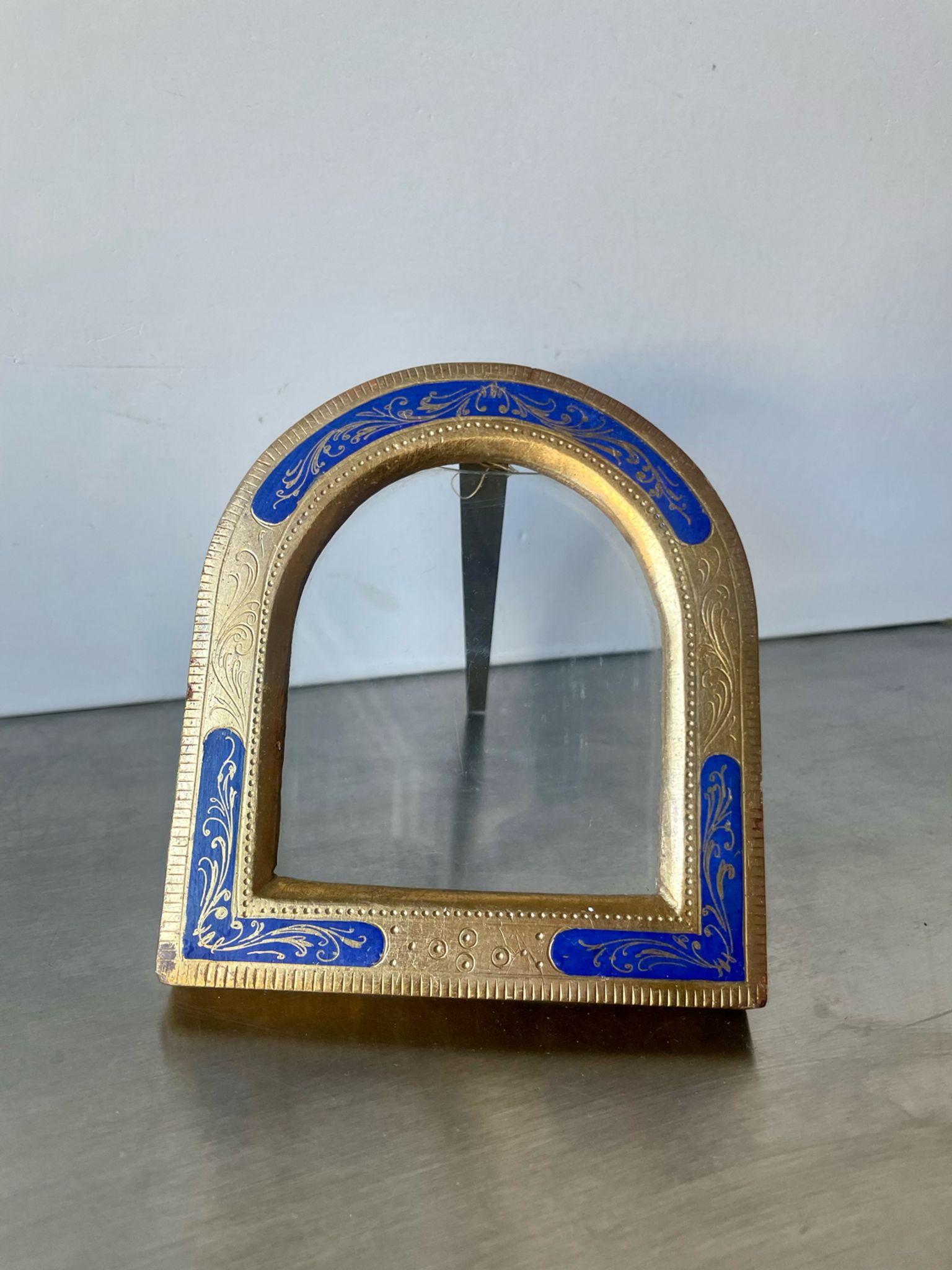 Frame gilded wood