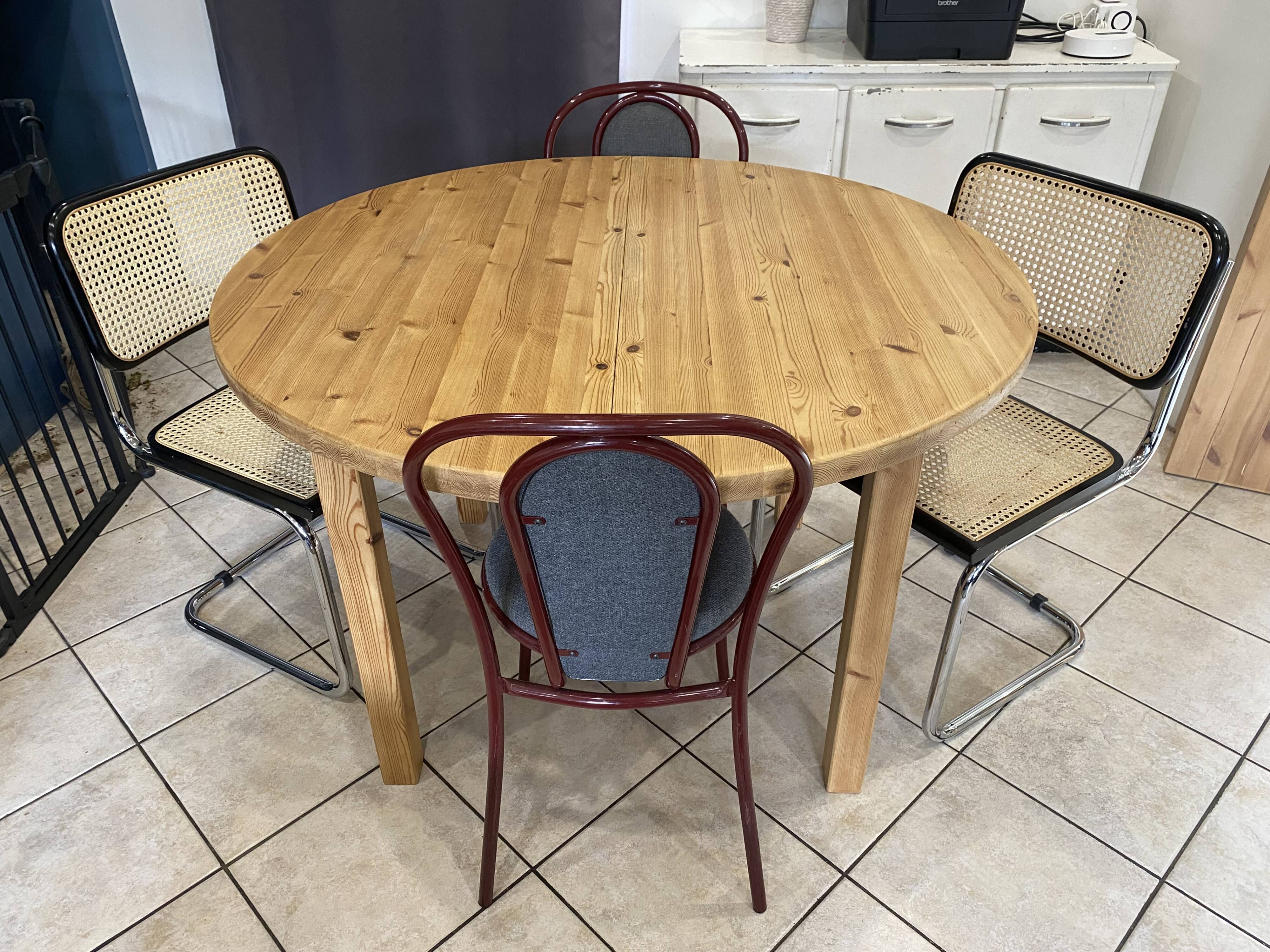 Round table 117cm extendable with a solid pine extension, vintage from the 1970s.