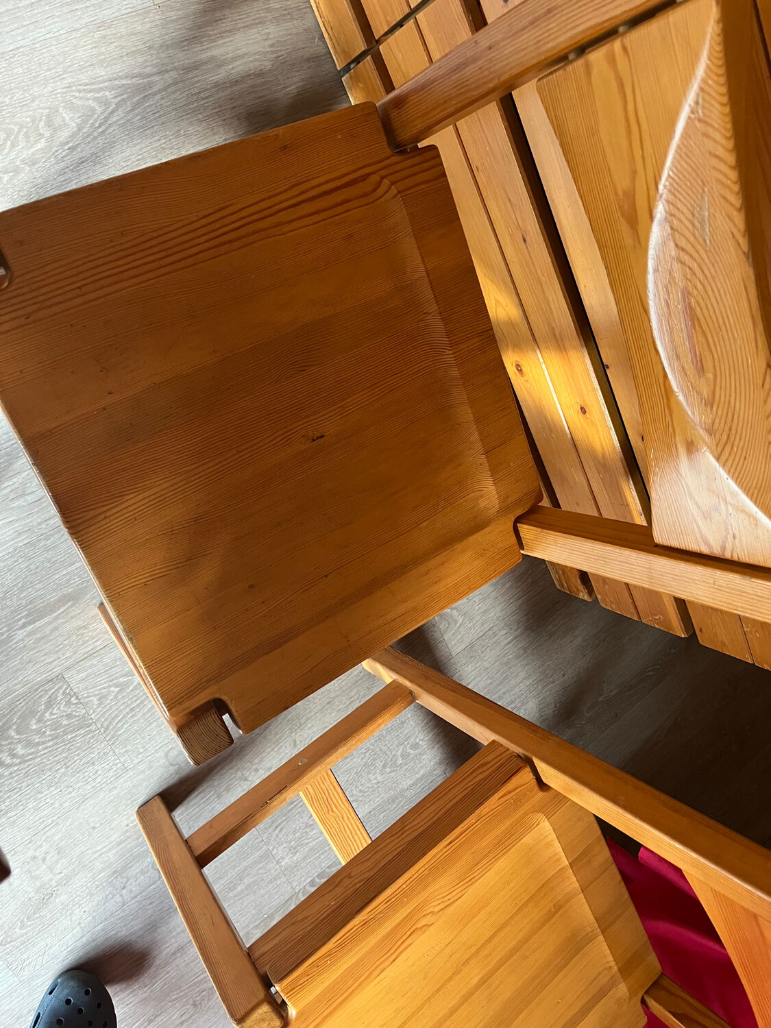 Set of 4 “Hongisto” chairs in solid pine – Ilmari Tapiovaara / Lauk