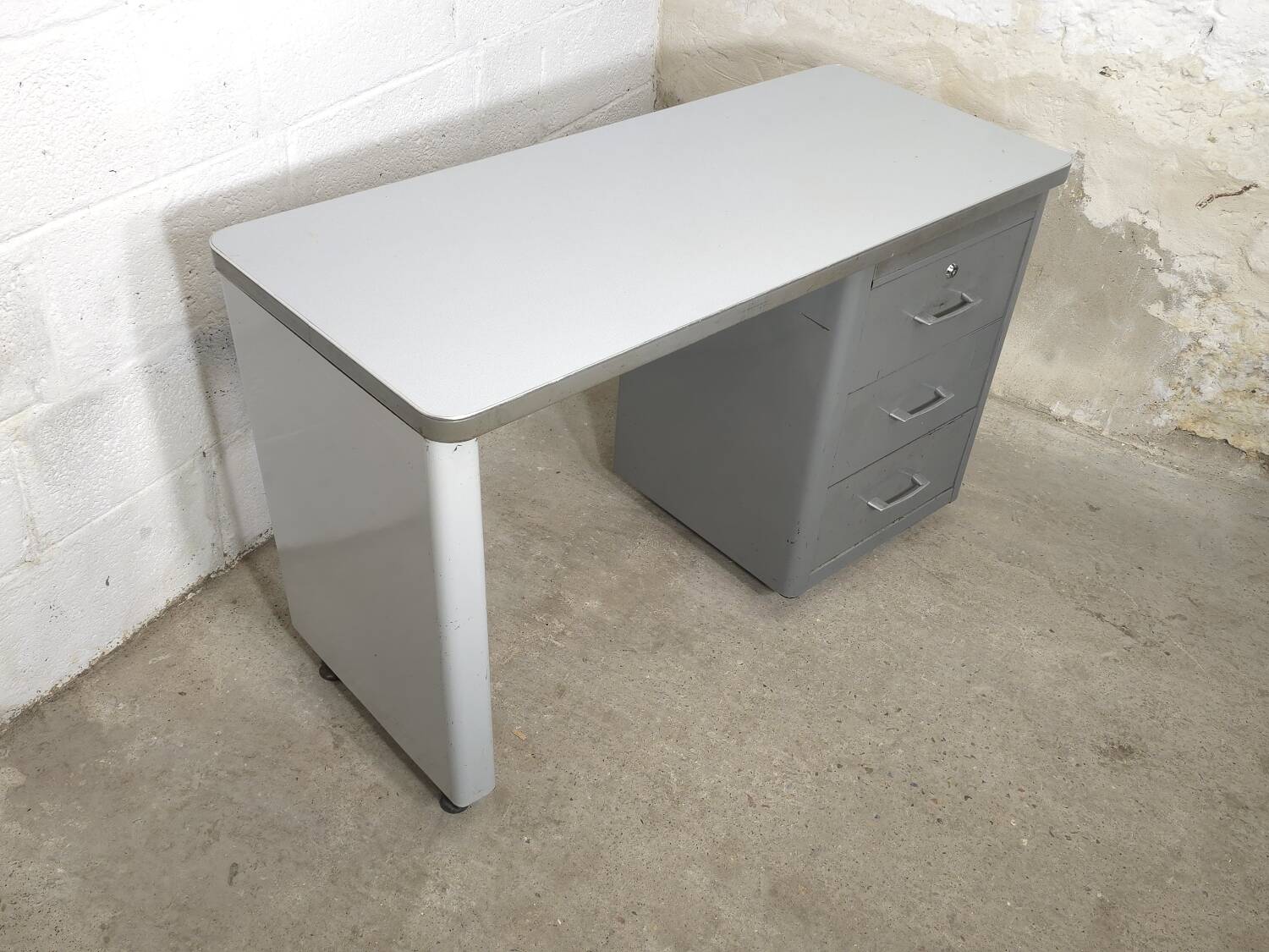 Small Ronéo desk 1970