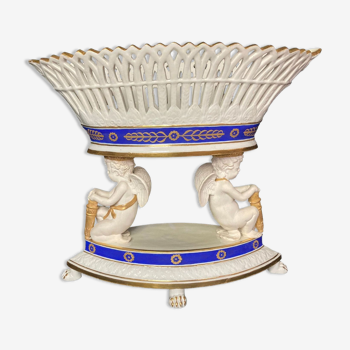 Corbeille vide poche en porcelaine décor amours Sèvres style empire XIXème