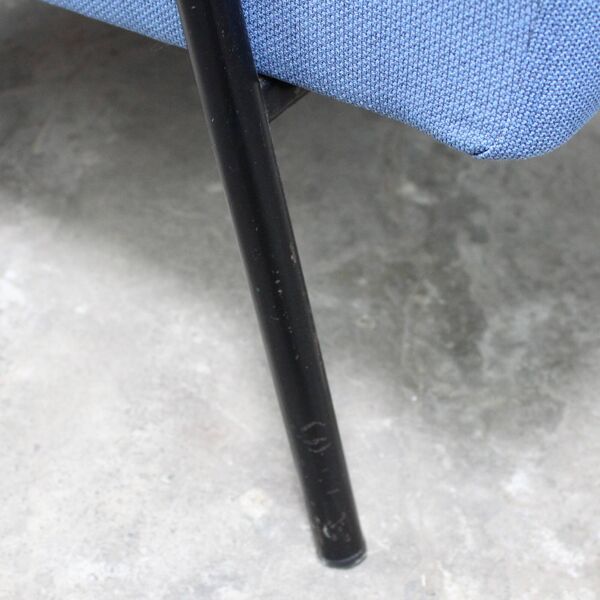 Fauteuil ''Rio'' et ottoman taureau de Pierre Guariche pour Meurop 1962