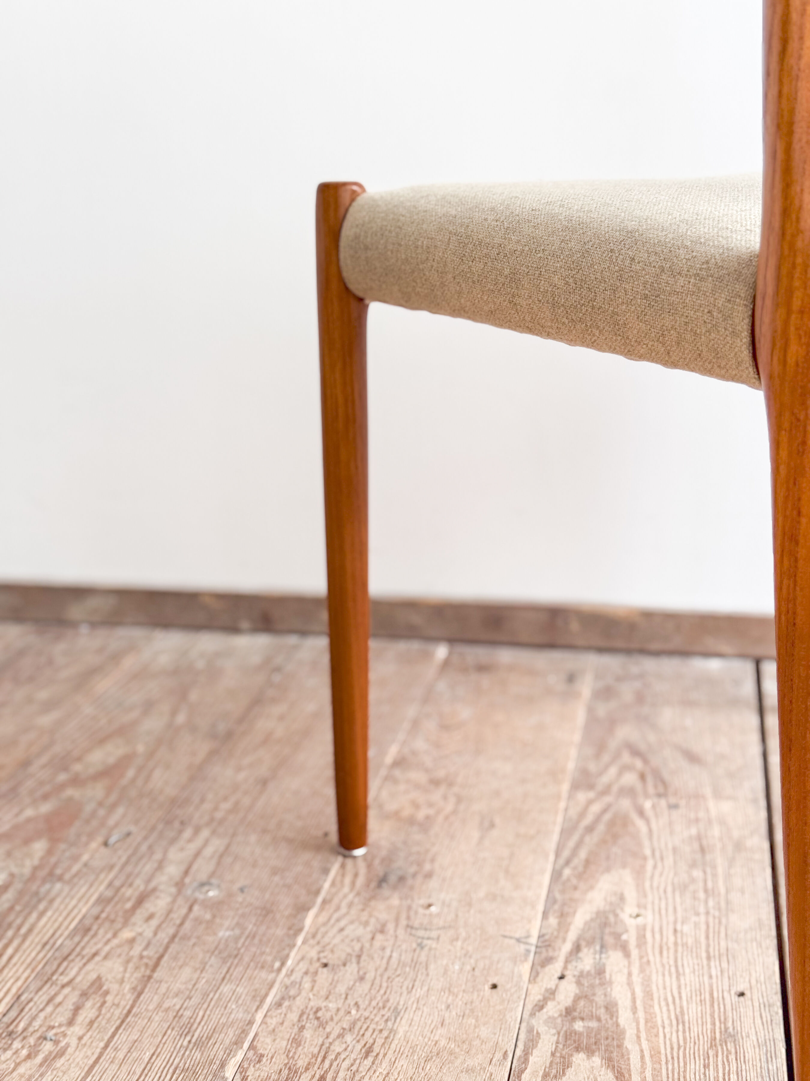 Chaise de salle à manger modèle 80 par Niels O. Møller en teck