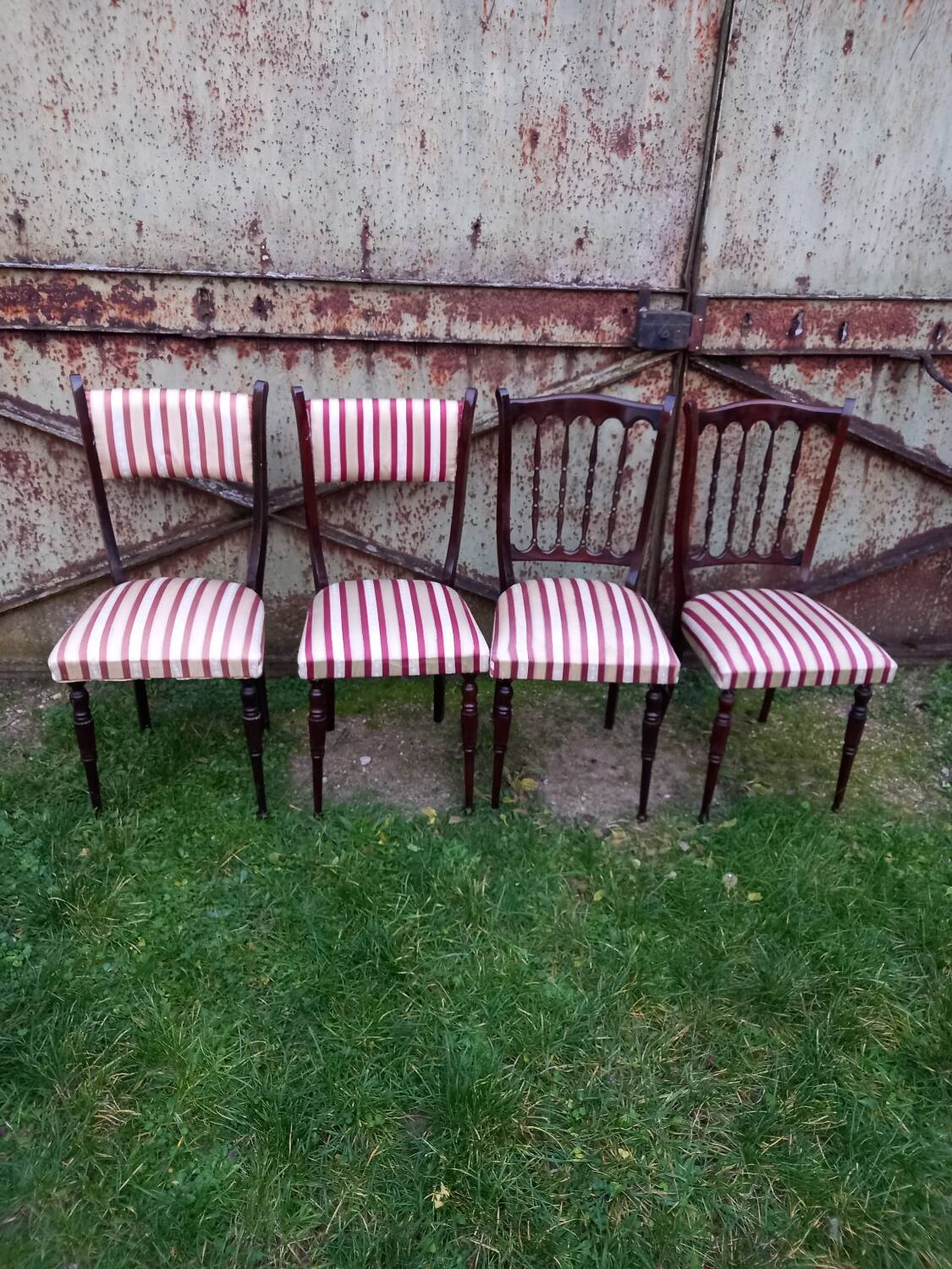 Set of 4 vintage chairs