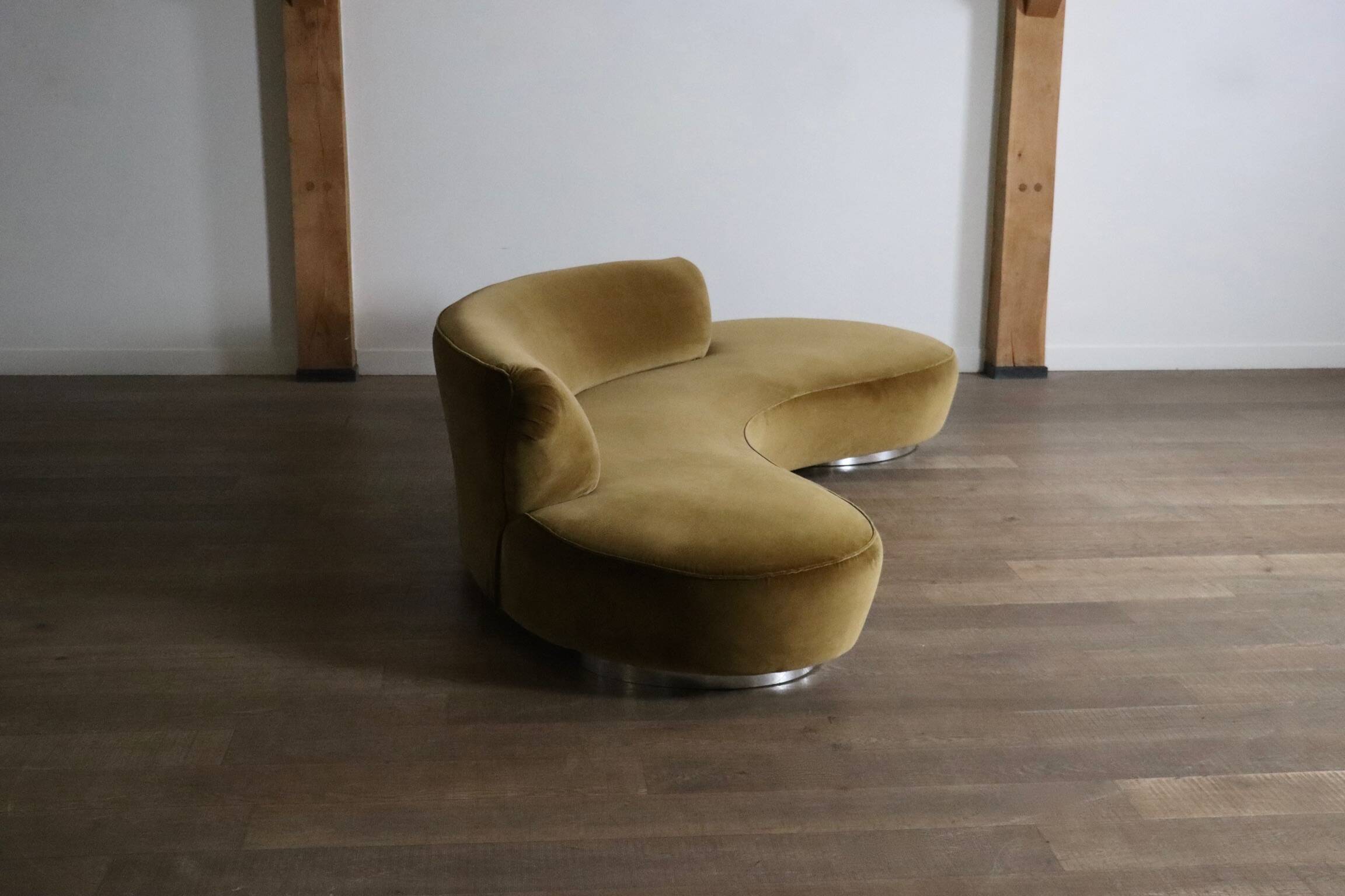 Vladimir Kagan serpentine sofa in velvet for Directional USA 1999