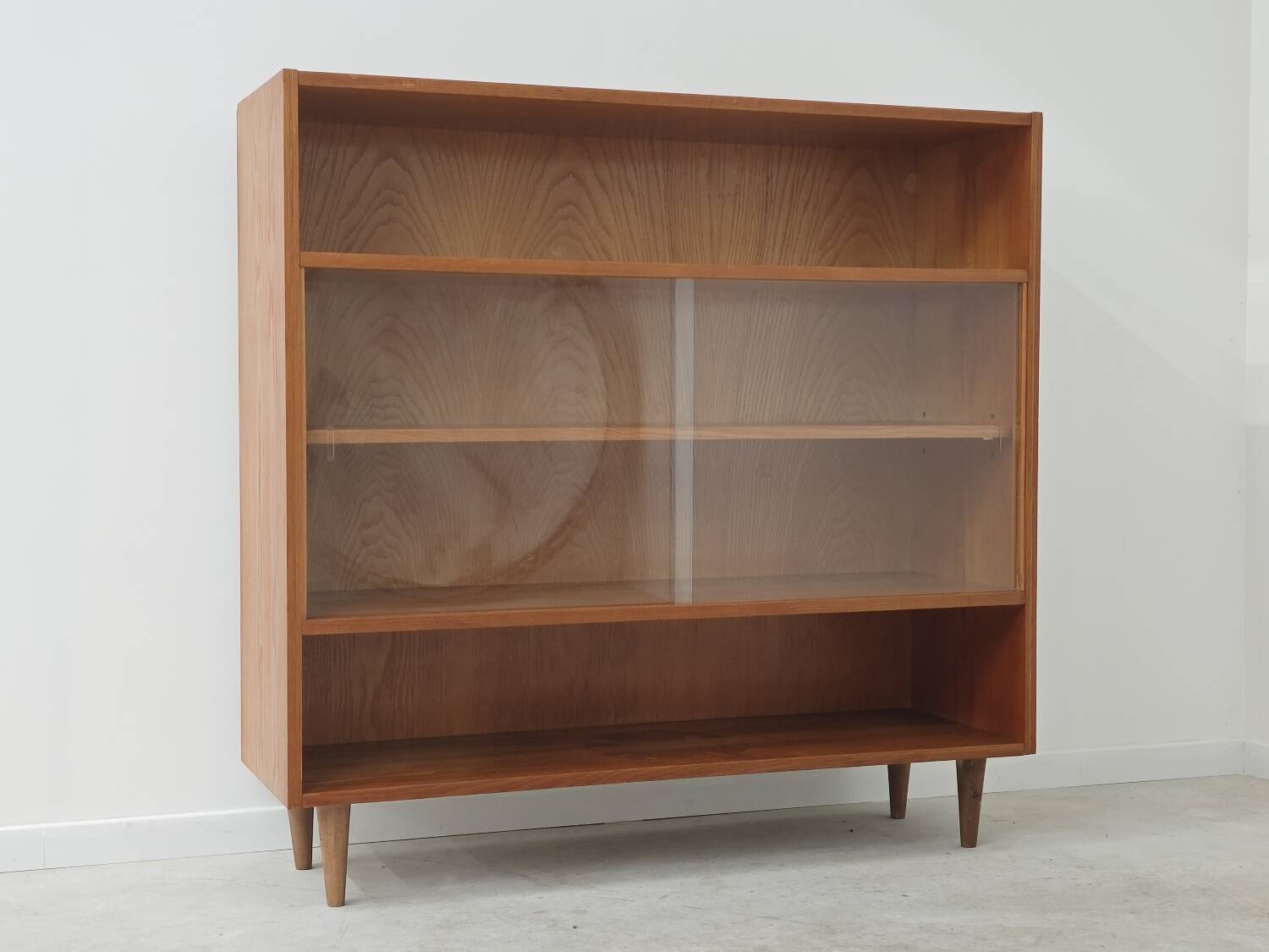 Libena 1960 glass display cabinet / bookcase