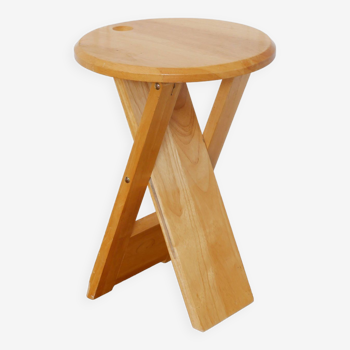 Tabouret pliant en bois – Artefact