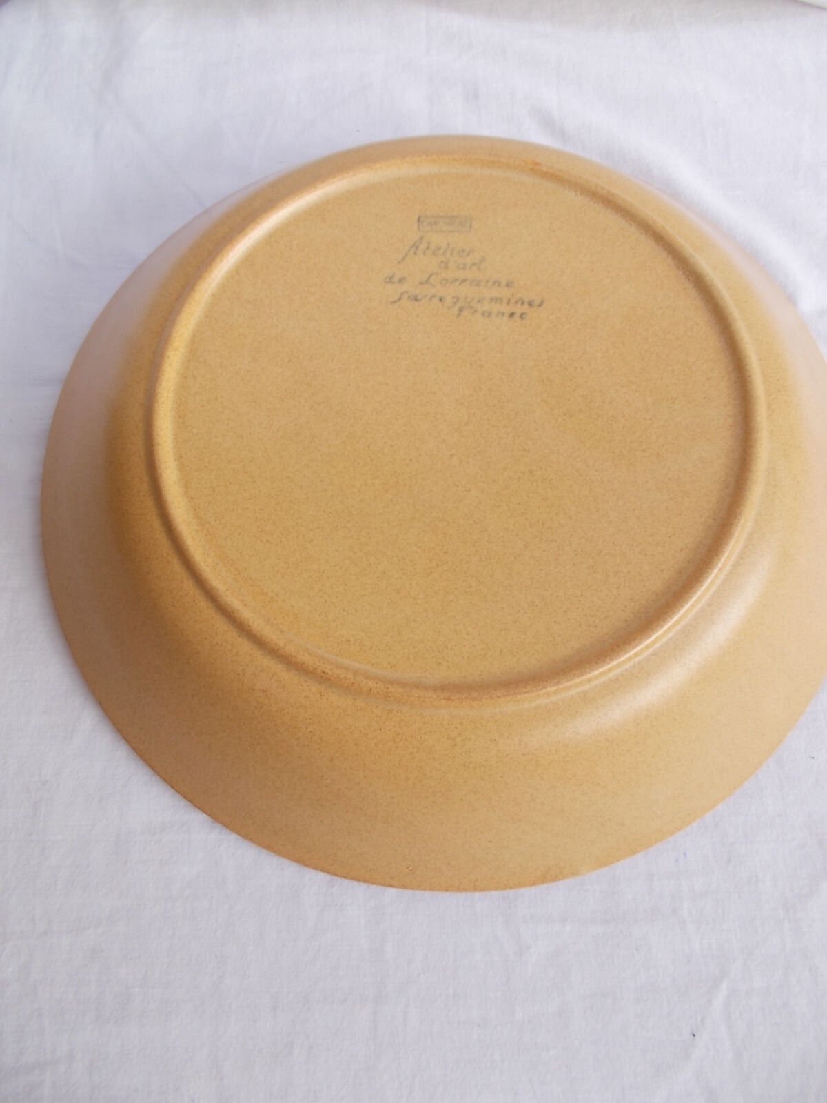 Hollow dish diam 28.5