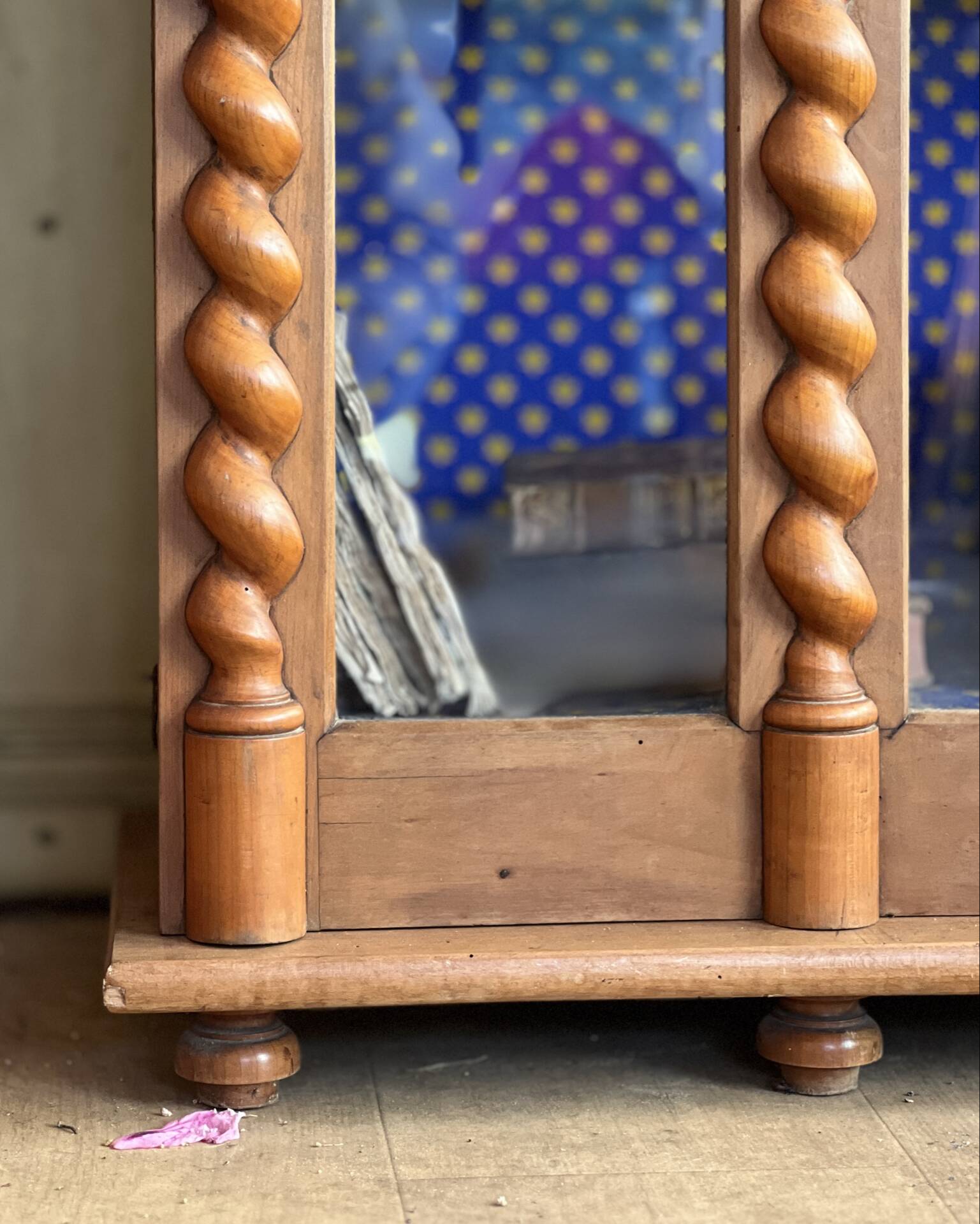 Vitrine ancienne