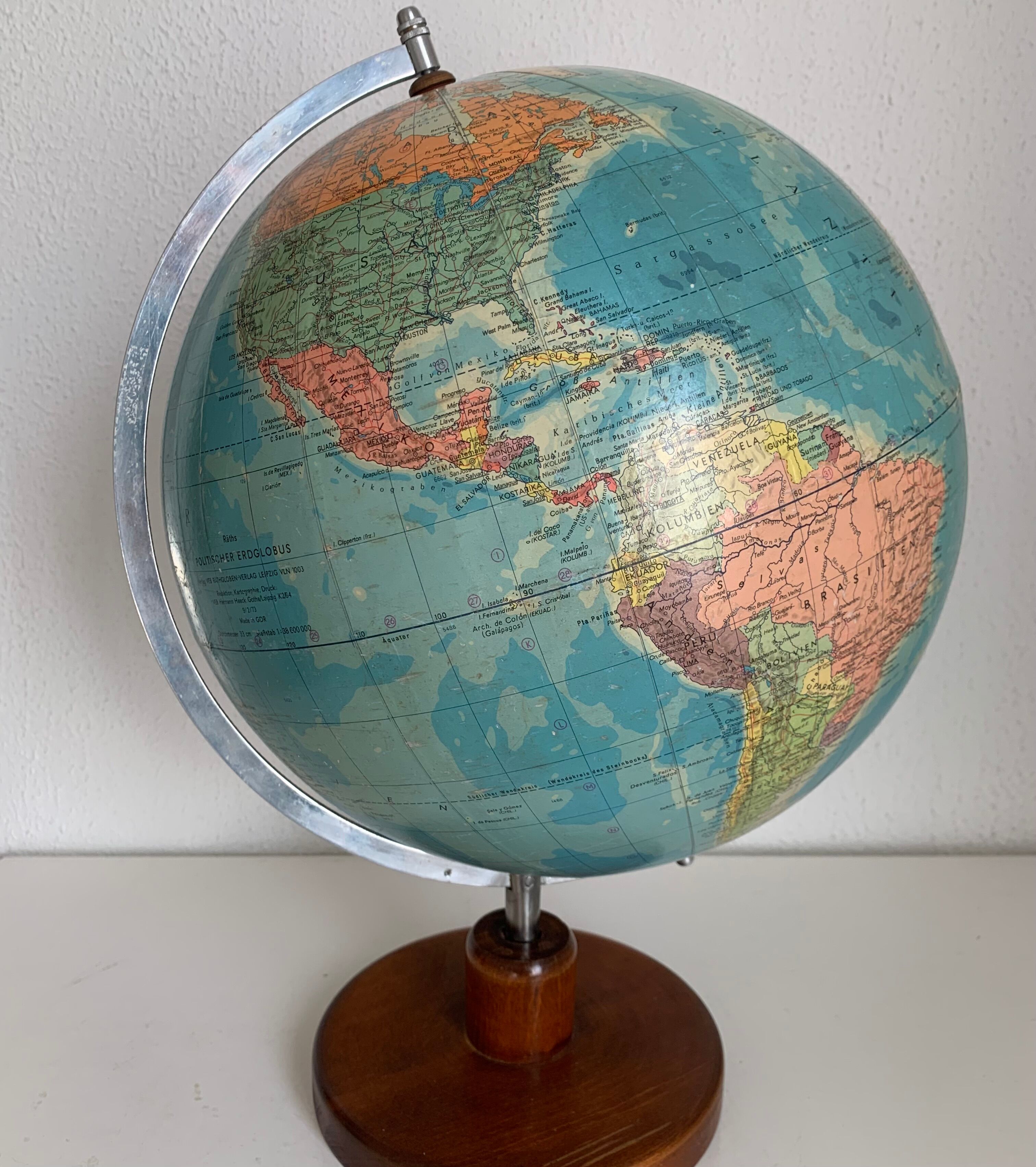 Vintage globe 1973 terrestrial Räth ex-GDR - 48 cm