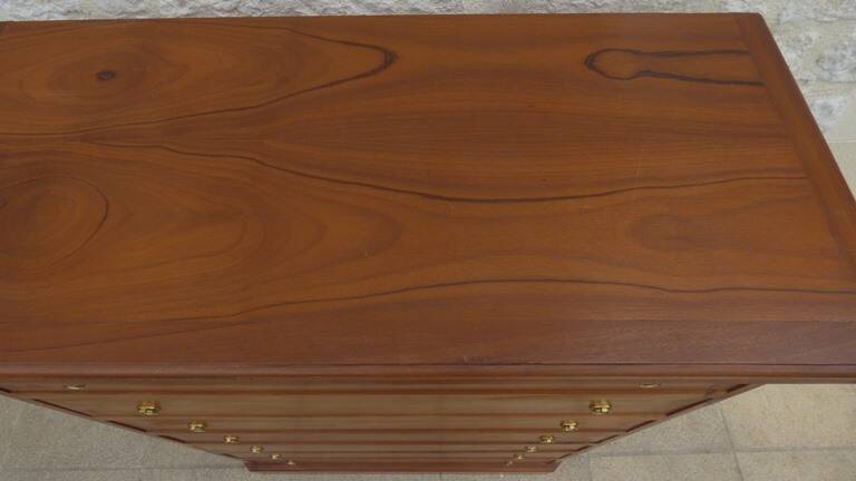 Weekly chest of drawers with secret shelf and its 7 drawers, made in the old-fashioned way from solid wood with knob
