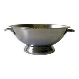 Very nice stainless steel fruit bowl/bowl in very good condition.