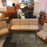 Full living room with 1 3-seater sofa and a pair of armchairs