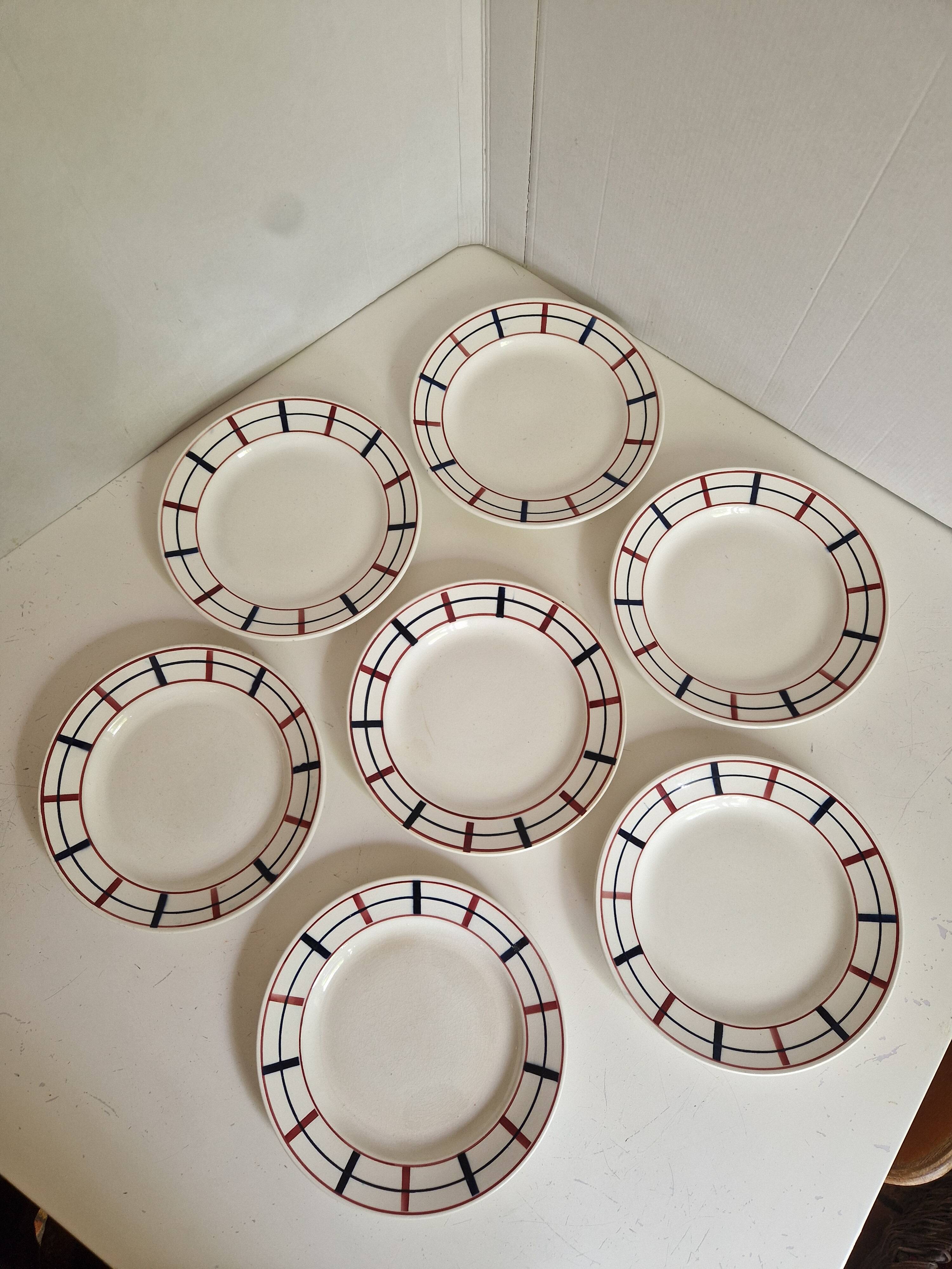 Set of 7 Saint Amandinoise Dessert Plates
