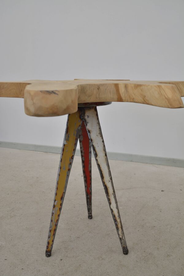 Table fleur tripode en teck