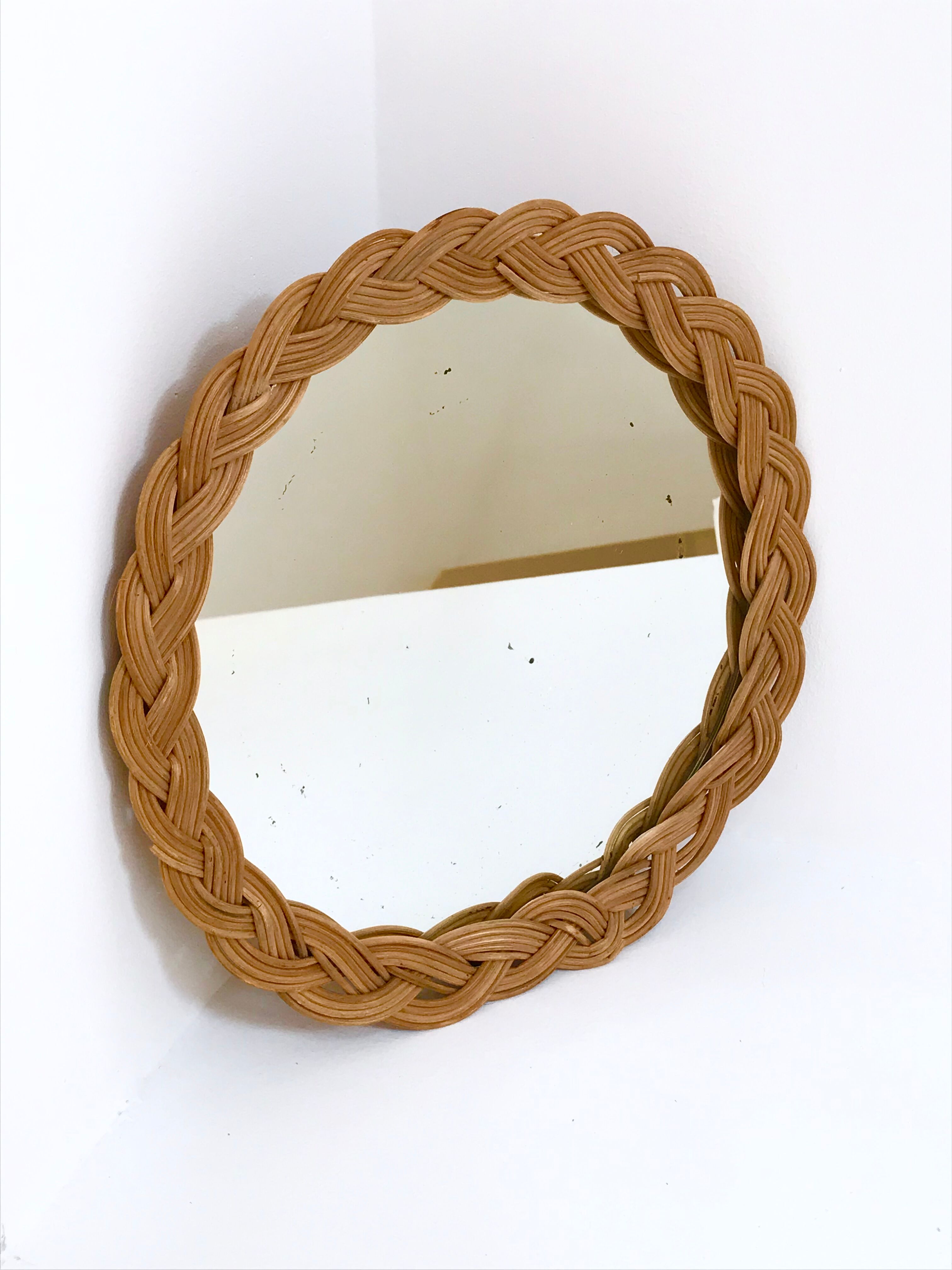 Rattan mirror 30cm