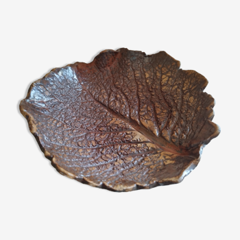 Empty leaf pocket in stoneware