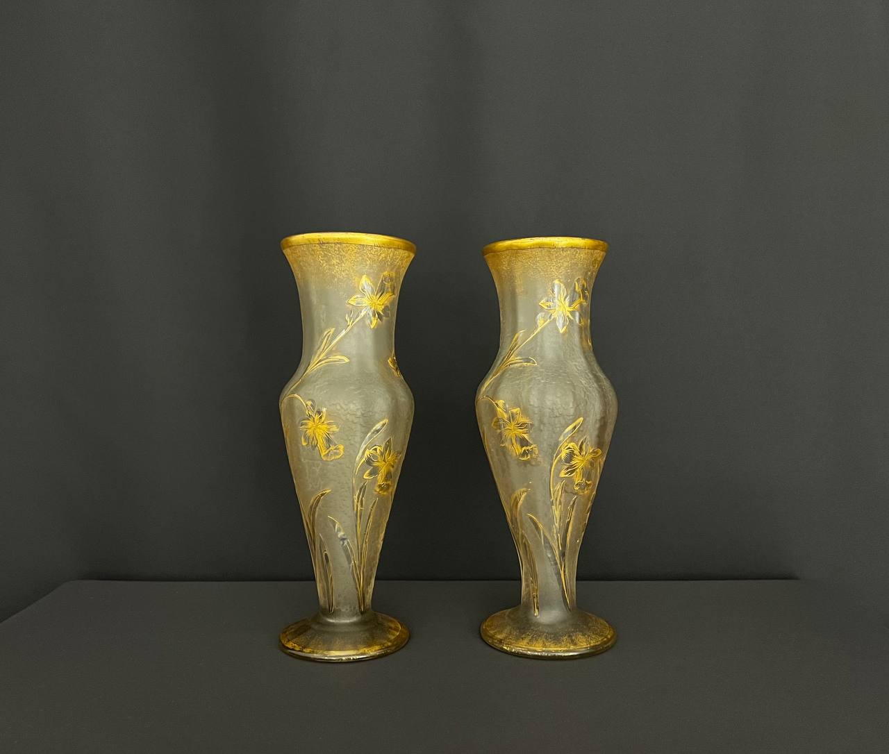 Pair of frosted glass vases with golden floral decoration – Sa Crystal Factory
