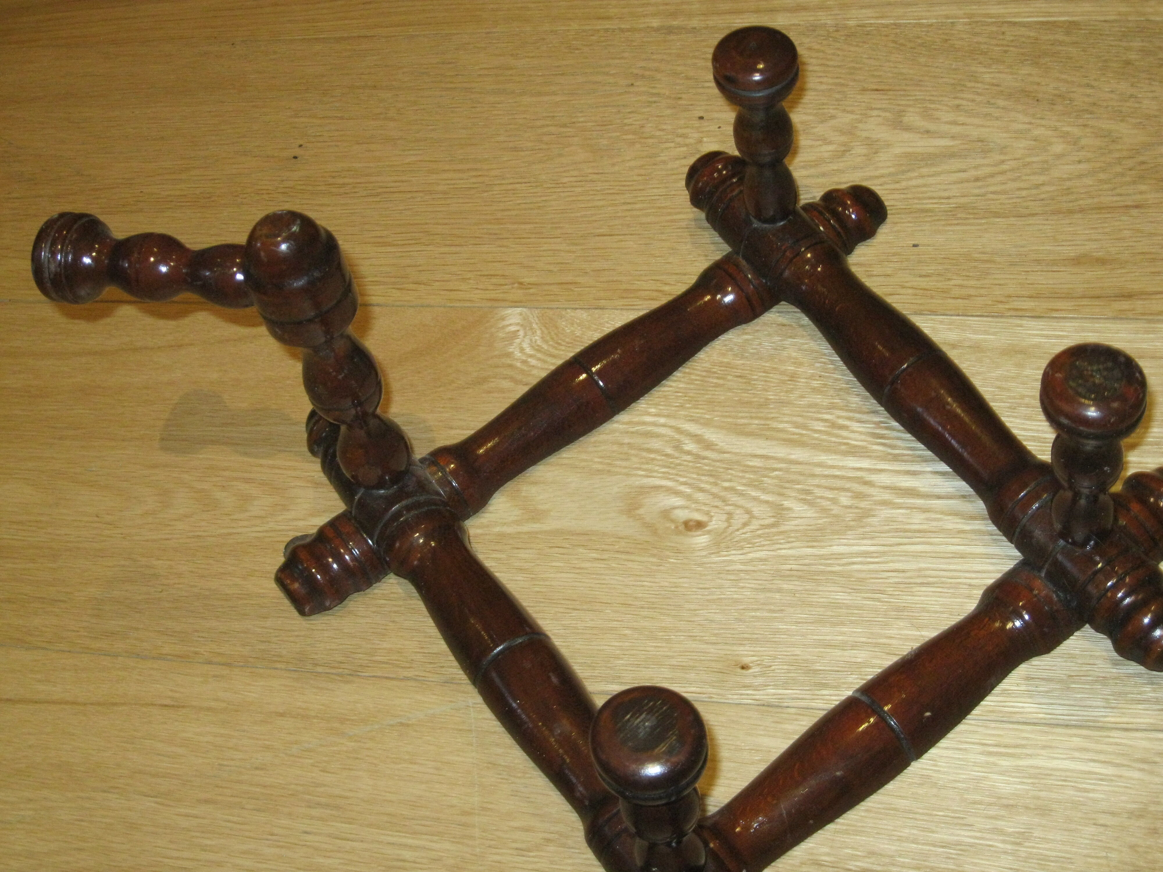 Vintage wall rack with braces